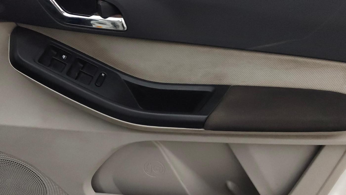2023 Tata TIGOR XZ PLUS CNG, CNG, Manual, 44,033 km, Driver Side Door Panels Control