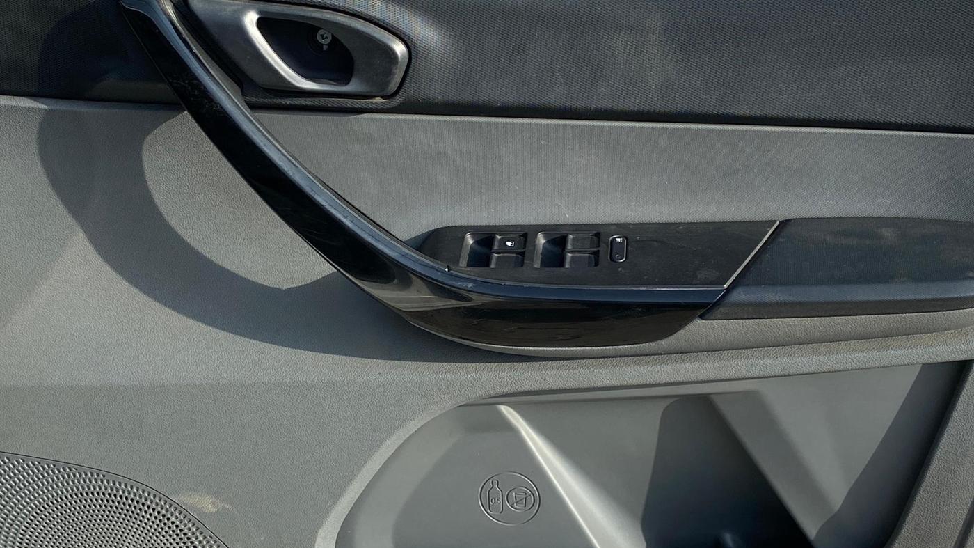 2018 Tata TIGOR XM PETROL, Petrol, Manual, 1,13,615 km, Driver Side Door Panels Control