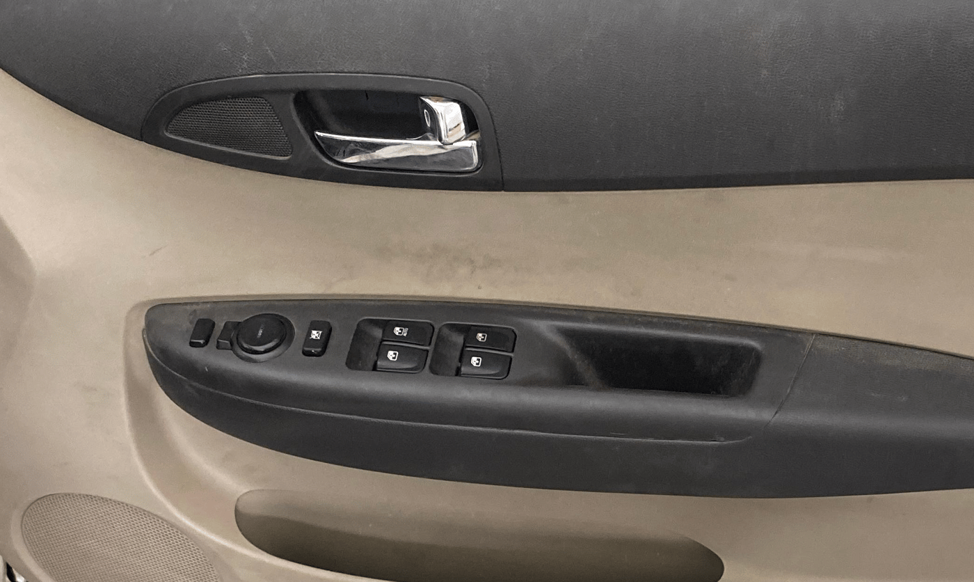 2014 Hyundai i20 ASTA 1.4 CRDI, Diesel, Manual, 1,42,812 km, Driver Side Door Panels Control