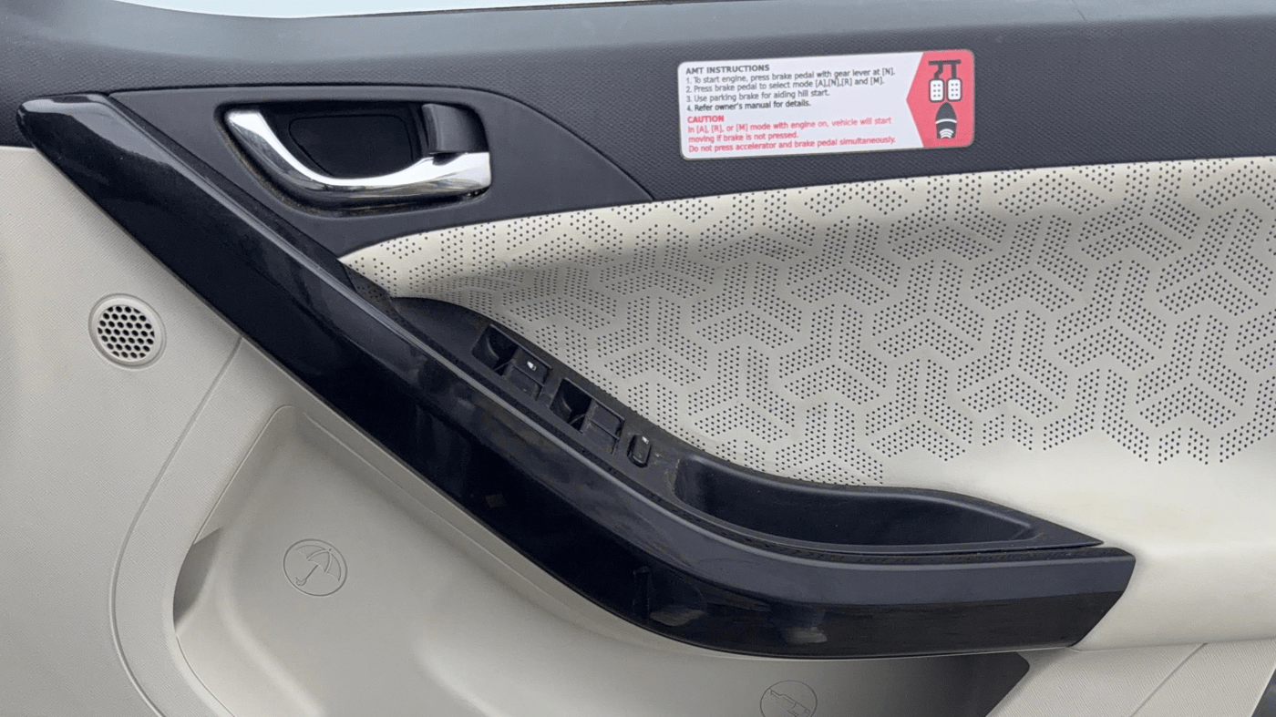 2022 Tata NEXON XZA PLUS (L), Petrol, Automatic, 40,832 km, Driver Side Door Panels Control