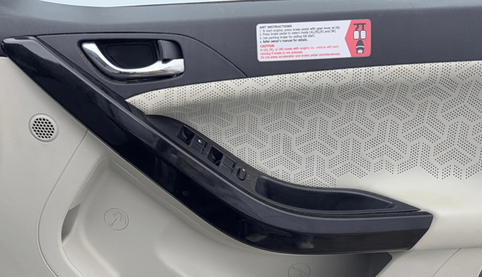 2022 Tata NEXON XZA PLUS (L), Petrol, Automatic, 40,832 km, Driver Side Door Panels Control
