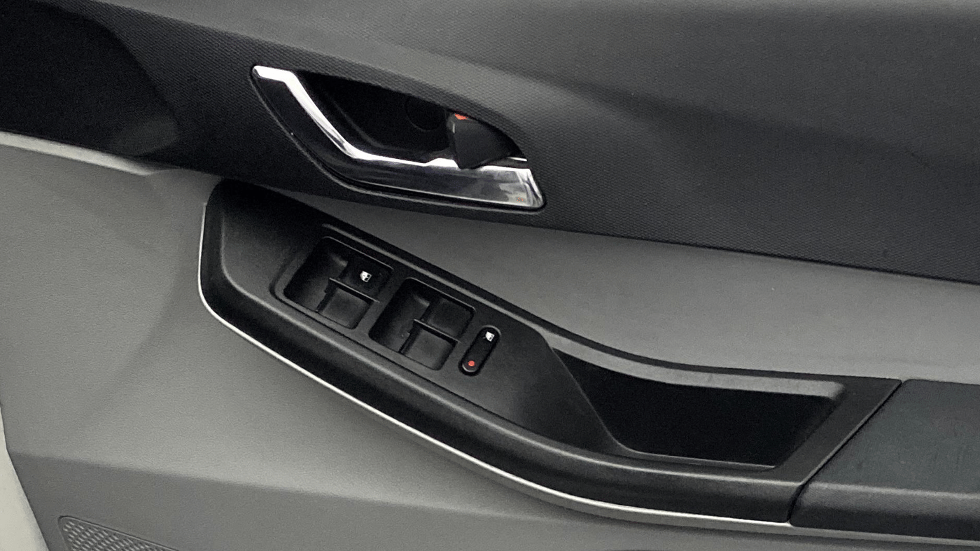 2021 Tata Tiago XZA PLUS PETROL, Petrol, Automatic, 1,02,224 km, Driver Side Door Panels Control