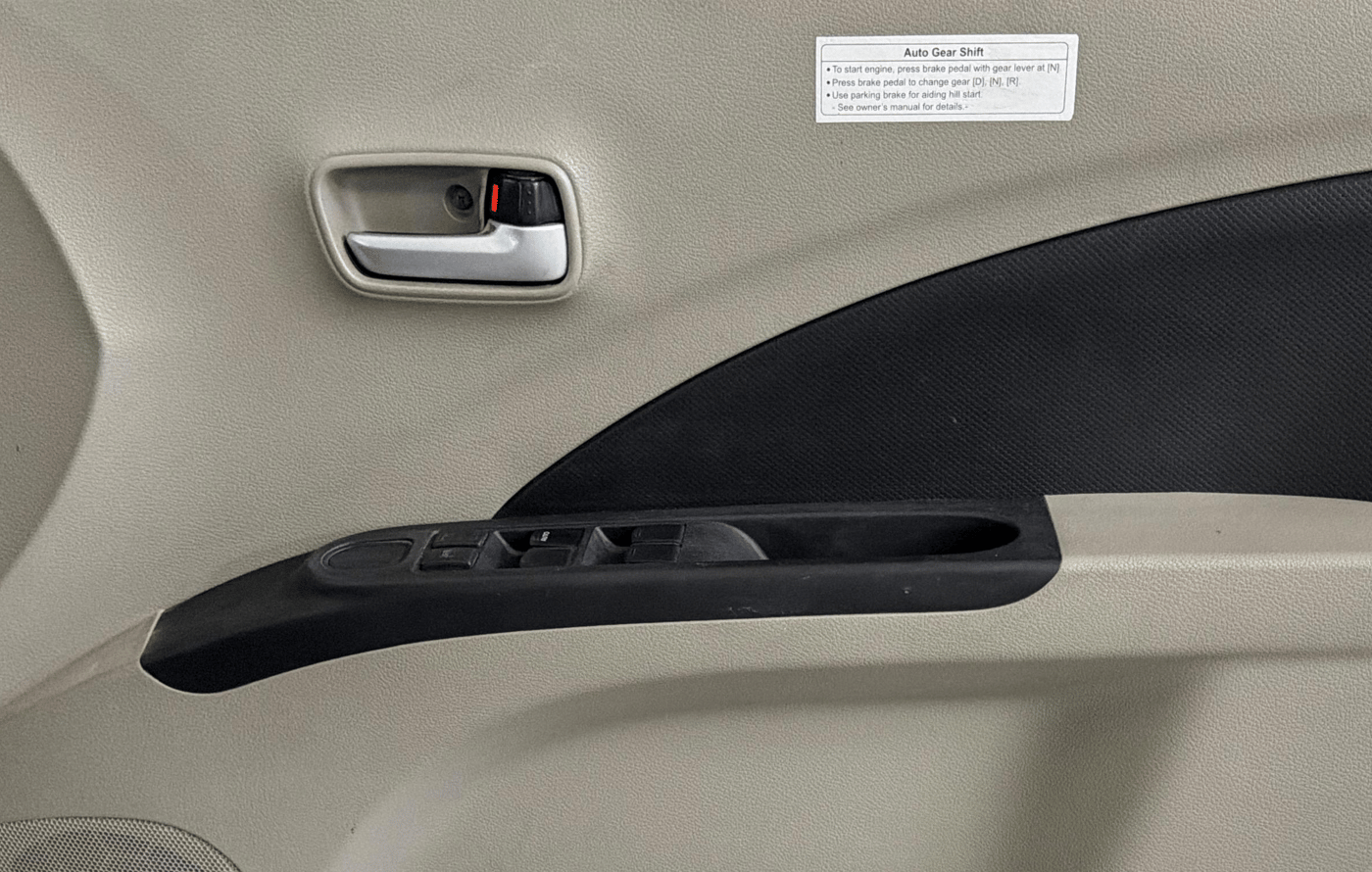2014 Maruti Celerio VXI AMT, Petrol, Automatic, 70,634 km, Driver Side Door Panels Control