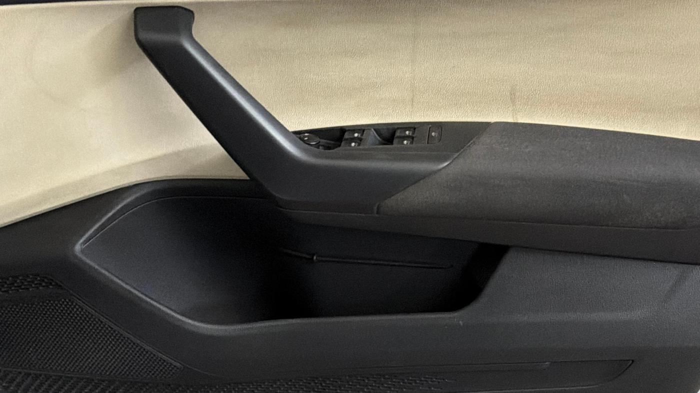2022 Skoda SLAVIA AMBITION 1.0L TSI MT, Petrol, Manual, 35,731 km, Driver Side Door Panels Control