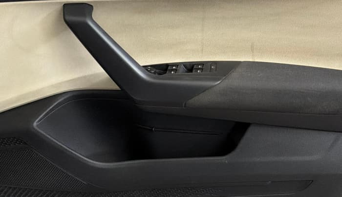 2022 Skoda SLAVIA AMBITION 1.0L TSI MT, Petrol, Manual, 35,731 km, Driver Side Door Panels Control