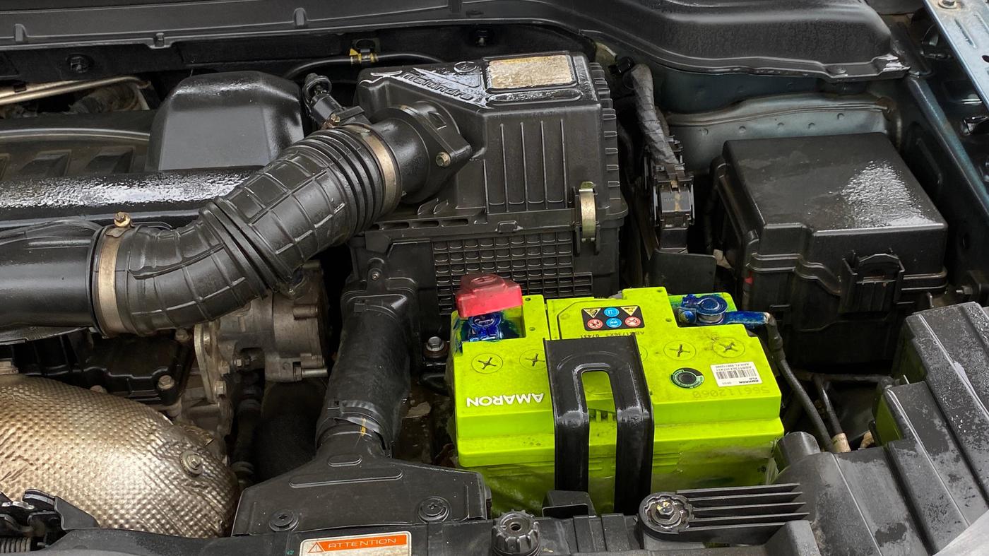 2019 Mahindra XUV300 W8 1.5 DIESEL AMT, Diesel, Automatic, 86,812 km, Engine View - Left