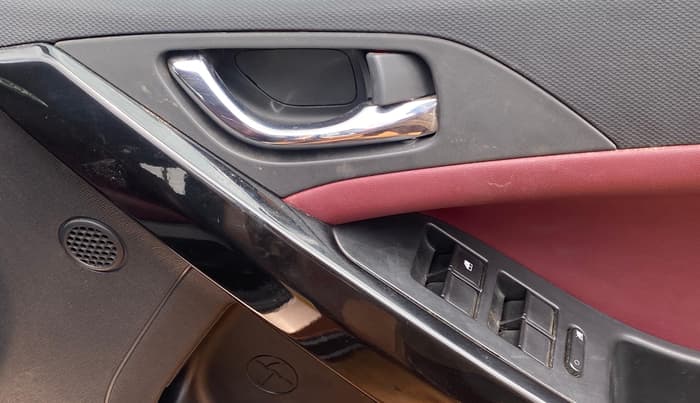 2024 Tata Curvv Accomplished Plus A 1.2 Hyperion GDI Petrol 6MT, Petrol, Manual, 1,757 km, Driver Side Door Panels Control