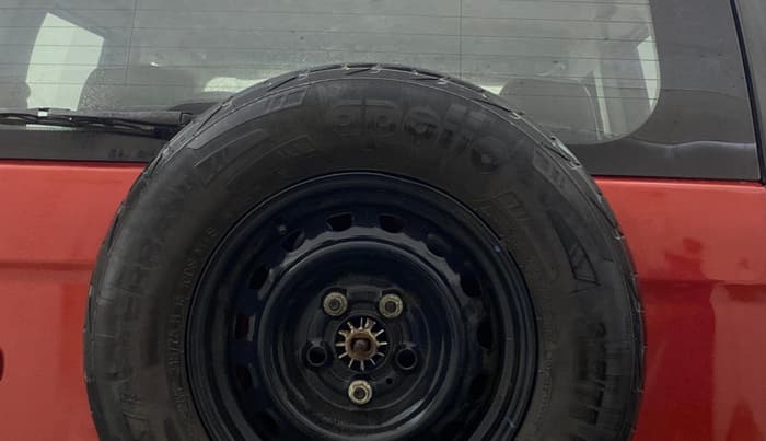 2018 Mahindra TUV300 T10 DUAL TONE, Diesel, Manual, 1,14,191 km, Spare Tyre