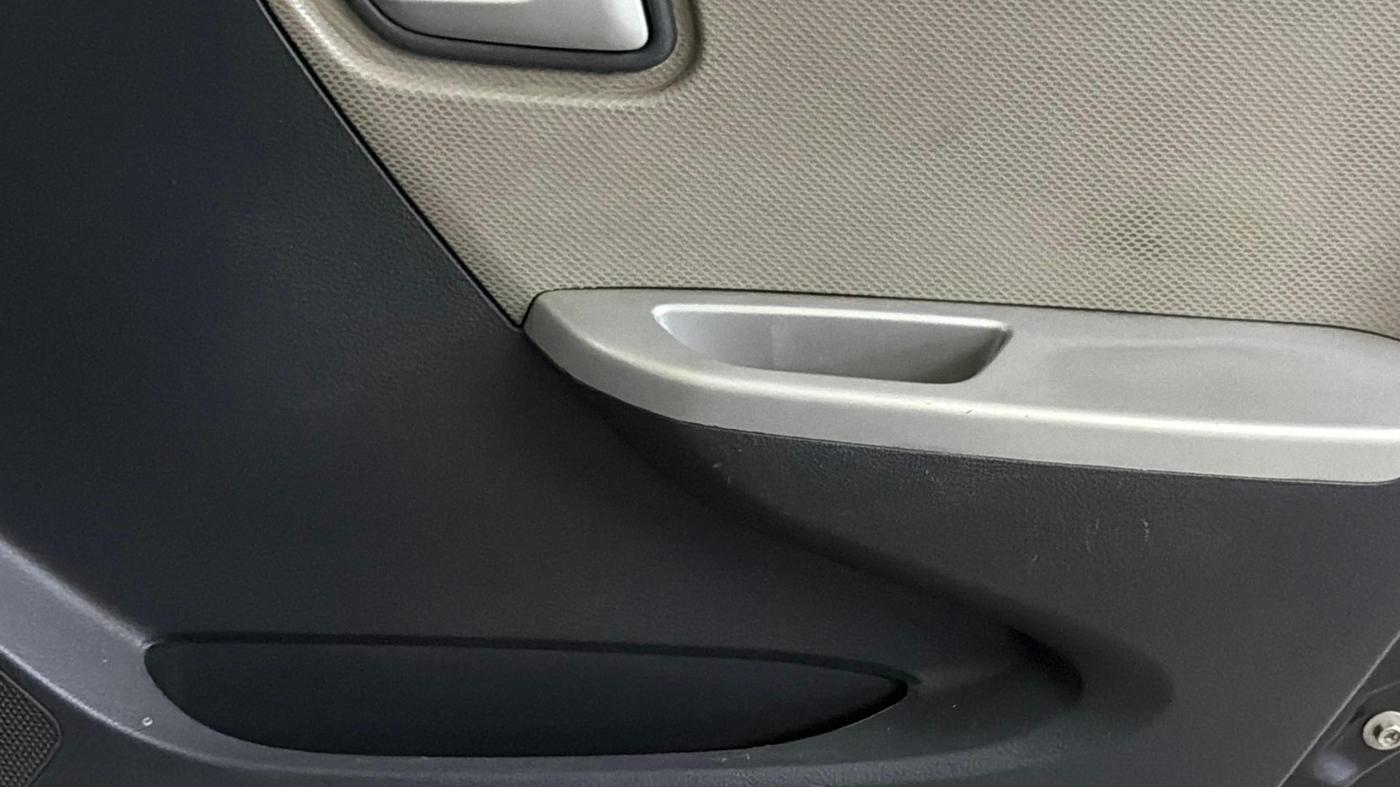 2015 Maruti Alto K10 VXI, Petrol, Manual, 82,149 km, Driver Side Door Panels Control