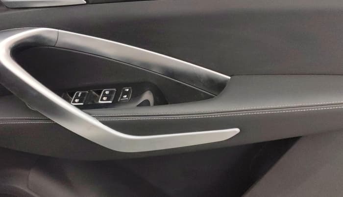 2019 MG HECTOR SHARP 1.5 DCT PETROL, Petrol, Automatic, 77,275 km, Driver Side Door Panels Control