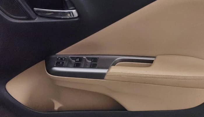 2016 Honda City 1.5L I-VTEC VX, CNG, Manual, 65,738 km, Driver Side Door Panels Control
