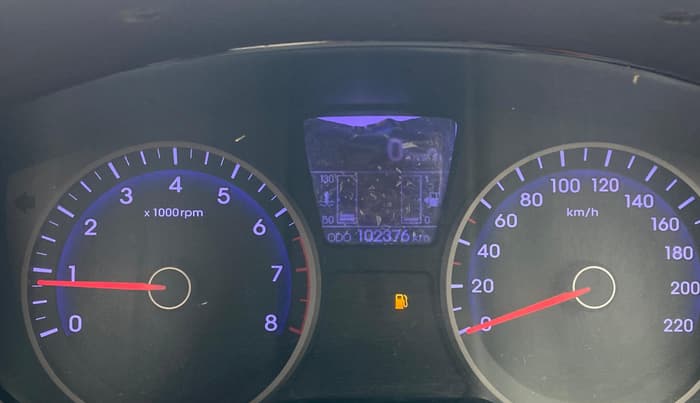 2013 Hyundai i20 ASTA 1.2, Petrol, Manual, 1,02,376 km, Odometer Image