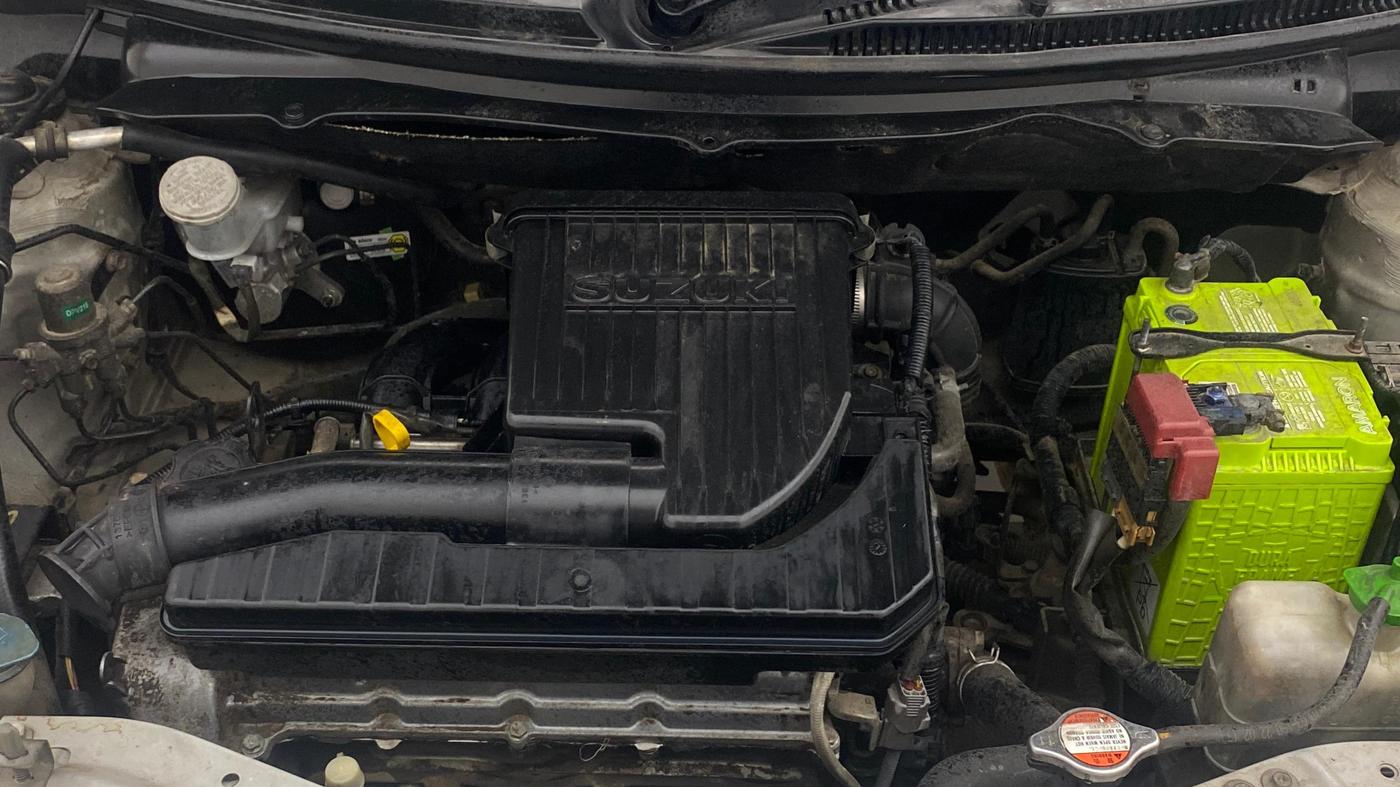 2013 Maruti Swift VXI, Petrol, Manual, 1,25,352 km, Engine View