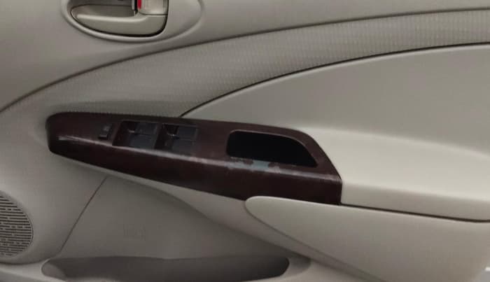 2015 Toyota Etios Liva GD, Diesel, Manual, 1,30,548 km, Driver Side Door Panels Control