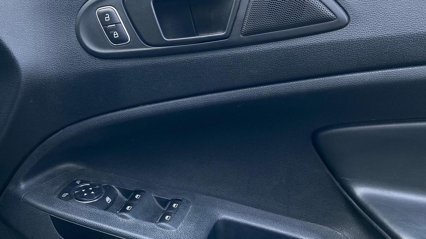 2020 Ford Ecosport AMBIENTE 1.5L DIESEL, Diesel, Manual, 1,50,192 km, Driver Side Door Panels Control