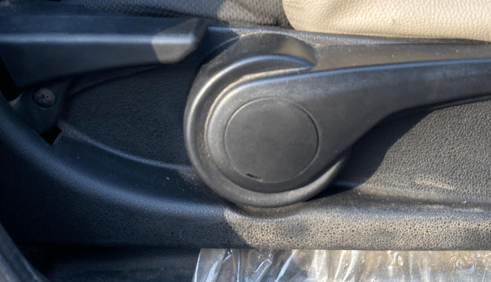 2018 Tata Tiago XZ PETROL, Petrol, Manual, 27,226 km, Driver Side Adjustment Panel