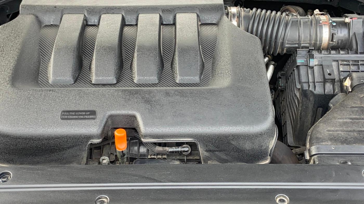 2022 Mahindra XUV700 AX 5 P AT 5 STR, Petrol, Automatic, 20,014 km, Engine View