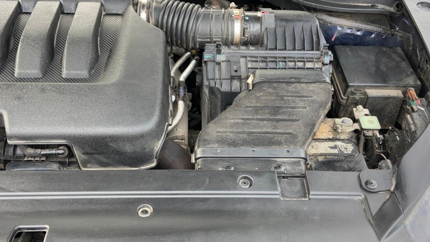 2022 Mahindra XUV700 AX 5 P AT 5 STR, Petrol, Automatic, 20,014 km, Engine View - Left