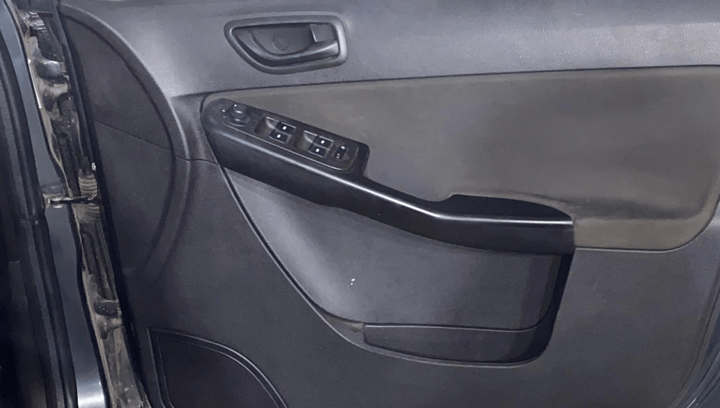 2016 Tata Zest XMS PETROL, Petrol, Manual, 19,212 km, Driver Side Door Panels Control