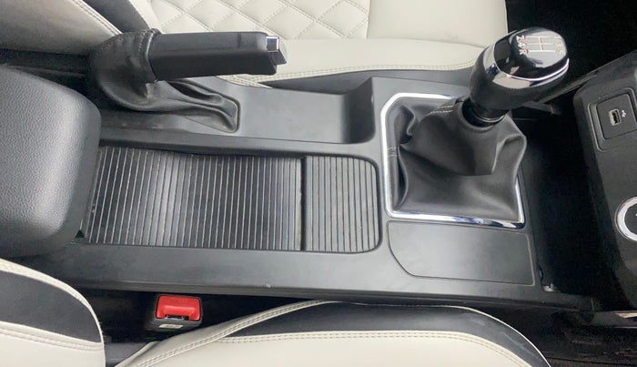 2021 Renault Kiger RXT 1.0 TURBO MT, Petrol, Manual, 17,519 km, Gear Lever