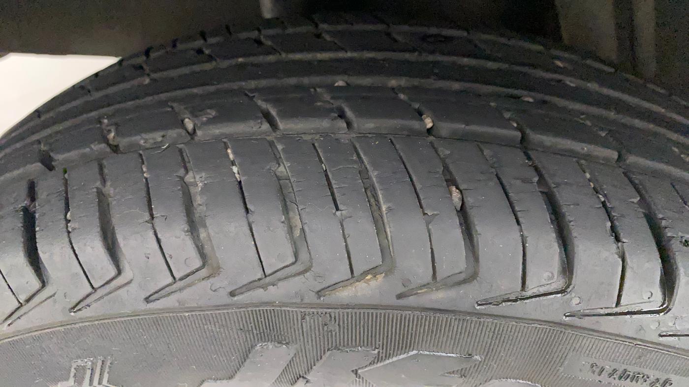 2015 Renault Kwid RXT 0.8, Petrol, Manual, 44,033 km, Right Rear Tyre Tread