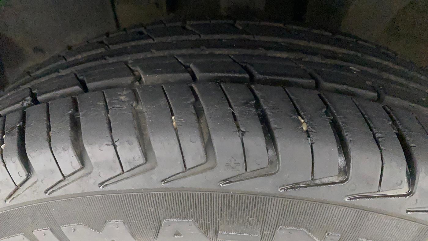 2015 Renault Kwid RXT 0.8, Petrol, Manual, 44,033 km, Left Front Tyre Tread