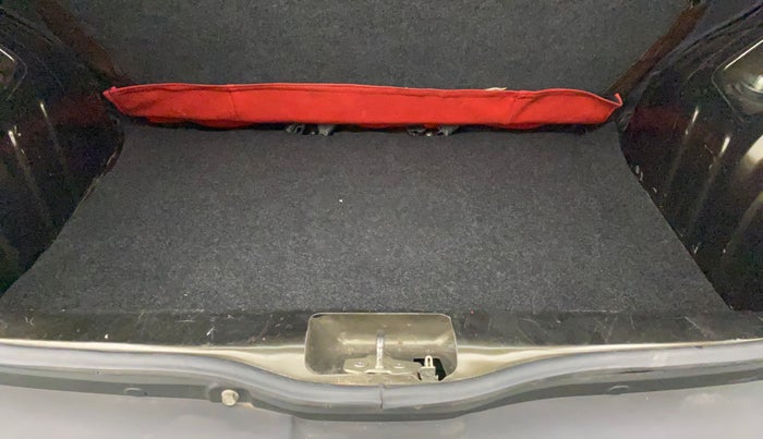 2015 Renault Kwid RXT 0.8, Petrol, Manual, 44,033 km, Boot Inside