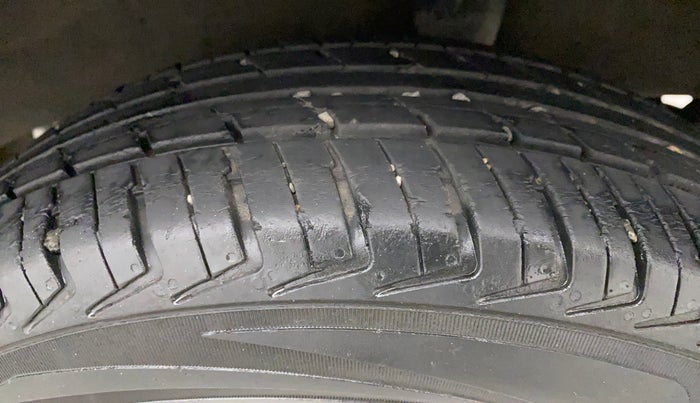 2015 Renault Kwid RXT 0.8, Petrol, Manual, 44,033 km, Left Rear Tyre Tread