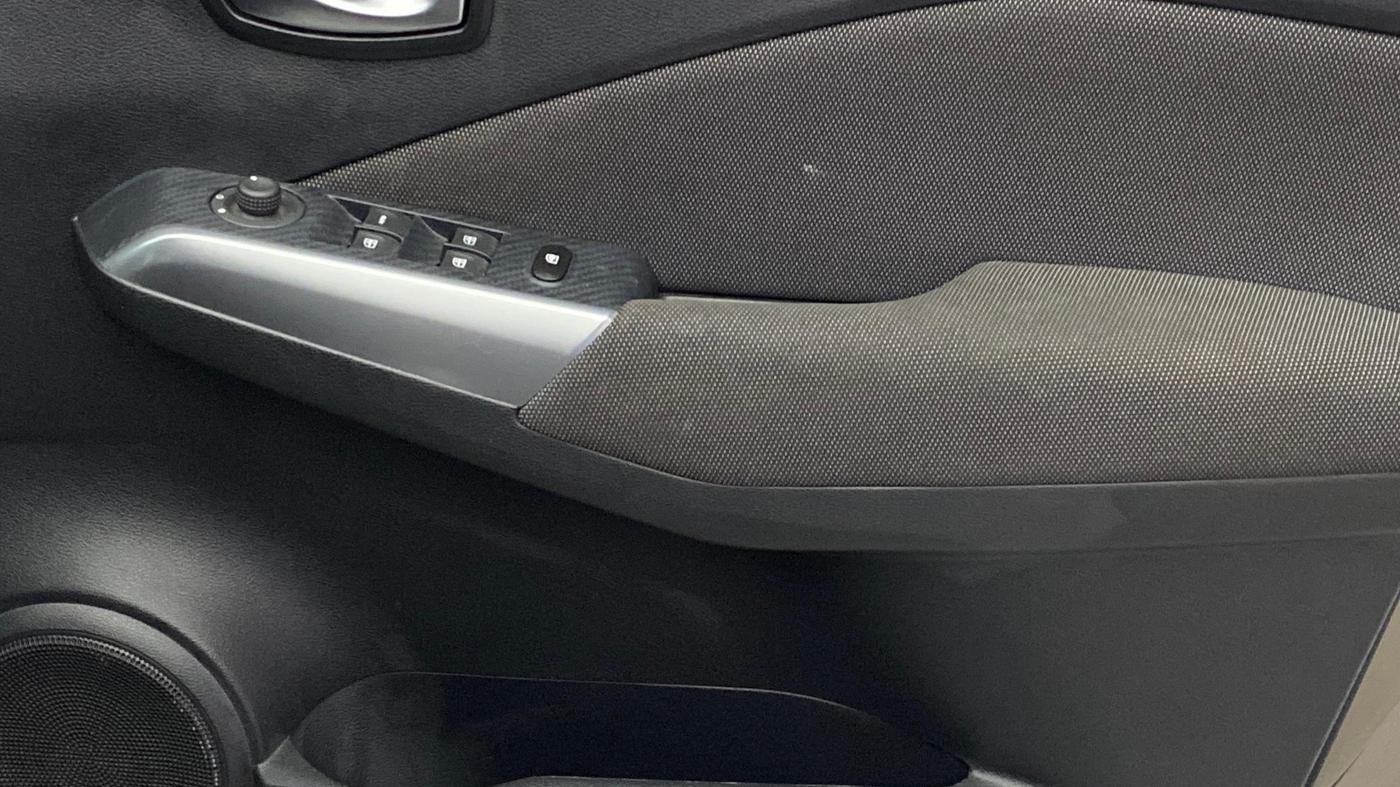 2019 Nissan Kicks XV 1.5, Petrol, Manual, 47,427 km, Driver Side Door Panels Control