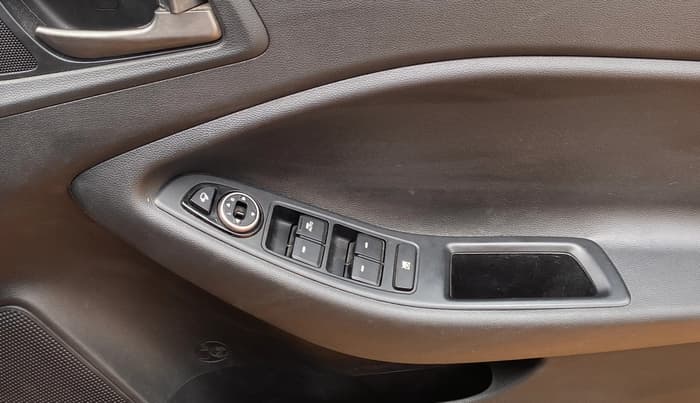 2016 Hyundai i20 Active 1.2 S, Petrol, Manual, 70,482 km, Driver Side Door Panels Control