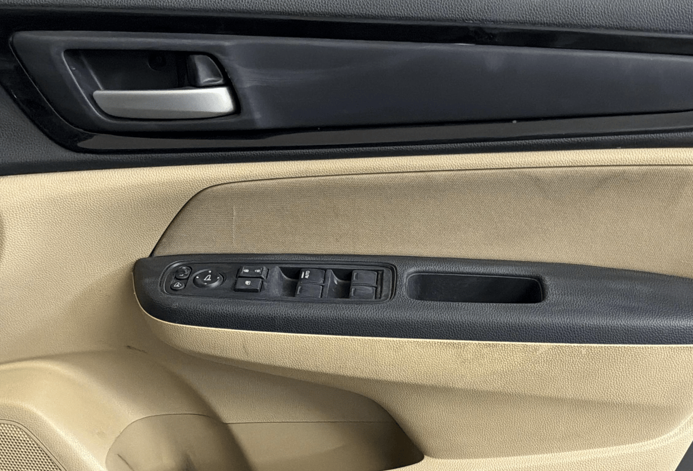 2019 Honda Amaze 1.2L I-VTEC S CVT, Petrol, Automatic, 46,064 km, Driver Side Door Panels Control