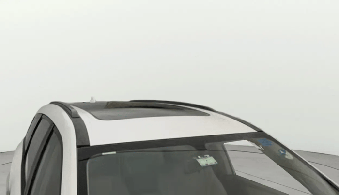 2022 Mahindra XUV700 AX 5 P MT 7 STR, Petrol, Manual, 55,215 km, Moonroof/ Sunroof