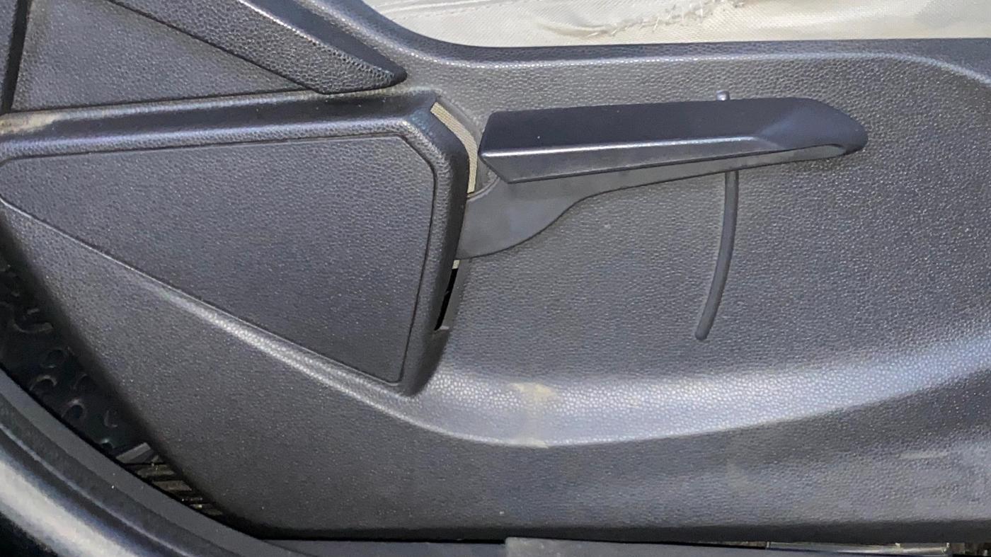 2014 Ford Ecosport TITANIUM 1.5L PETROL AT, Petrol, Automatic, 74,800 km, Driver Side Adjustment Panel