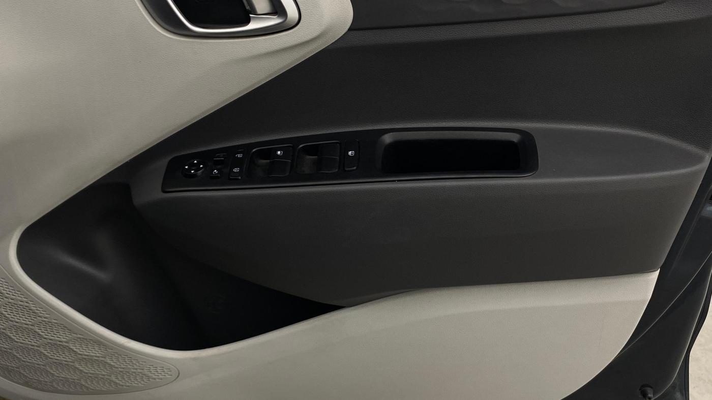 2020 Hyundai GRAND I10 NIOS ASTA AMT 1.2 KAPPA VTVT, Petrol, Automatic, 78,319 km, Driver Side Door Panels Control