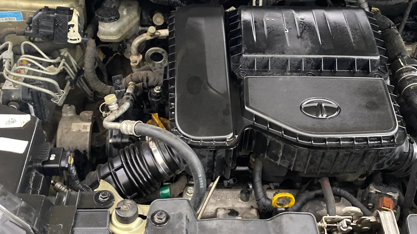2022 Tata NEXON XZA PLUS (PREMIUM) KAZIRANGA DIESEL, Diesel, Automatic, 62,590 km, Engine View - Right