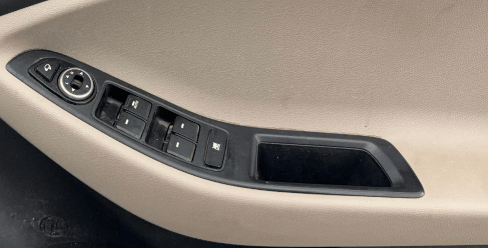 2015 Hyundai Elite i20 ASTA 1.2, Petrol, Manual, 91,626 km, Driver Side Door Panels Control