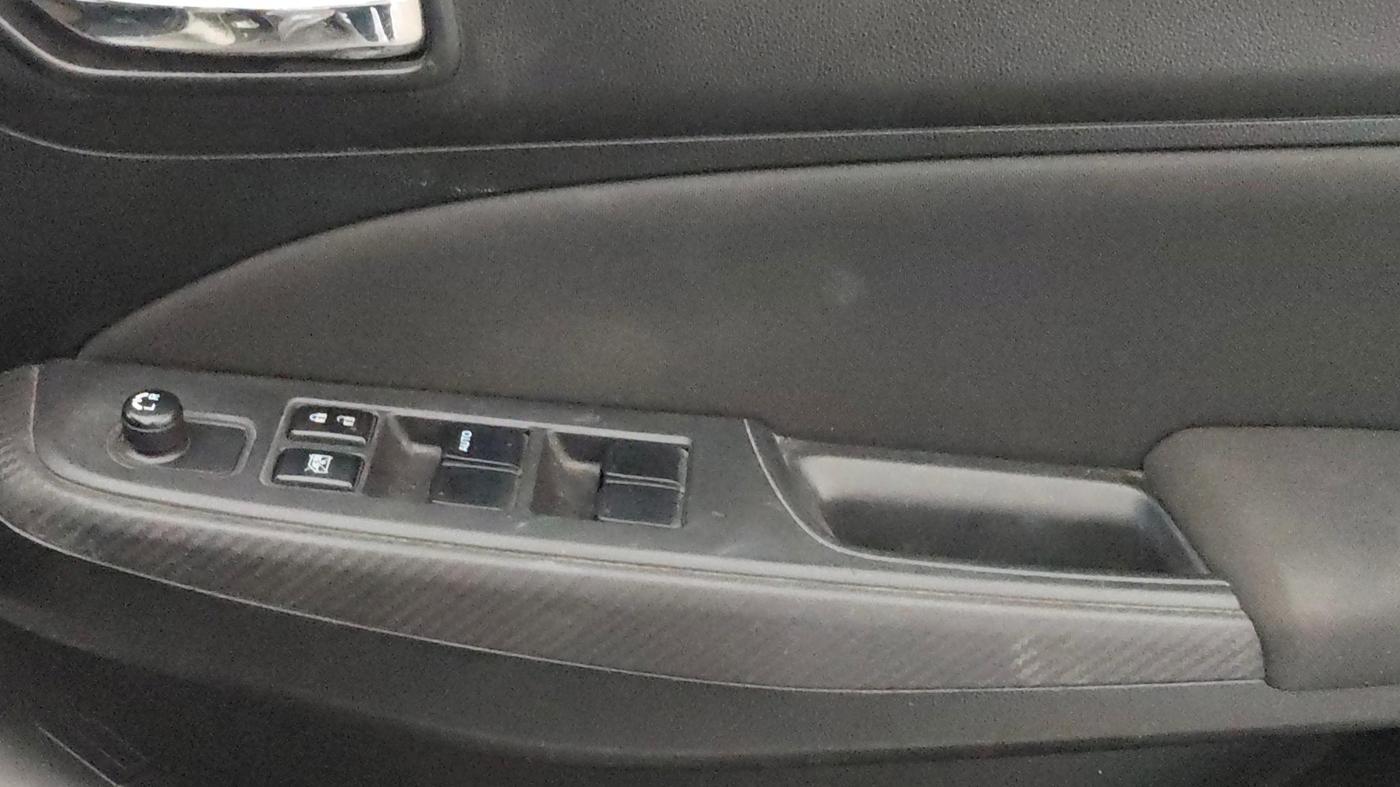 2020 Maruti Swift VXI AMT, Petrol, Automatic, 28,478 km, Driver Side Door Panels Control