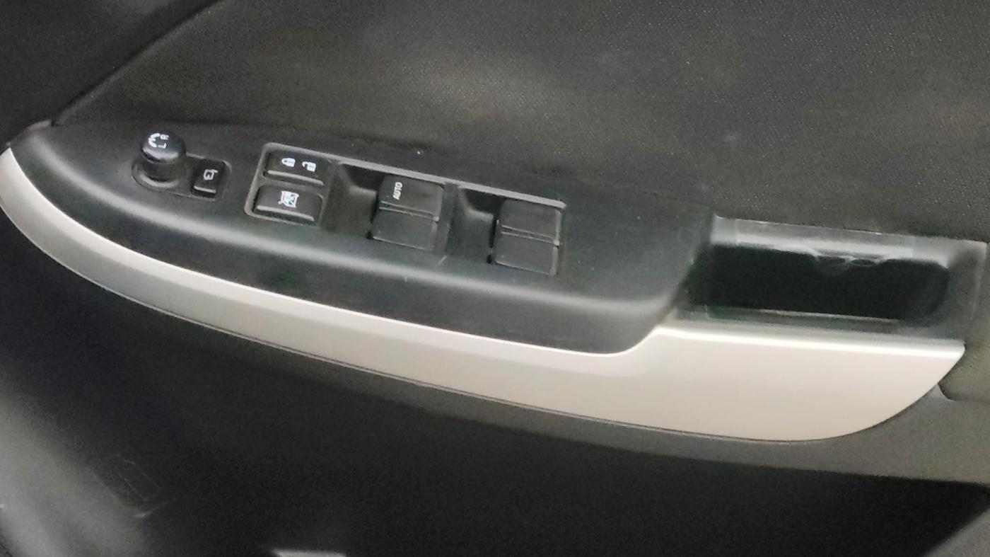 2016 Maruti Baleno ALPHA PETROL 1.2, Petrol, Manual, 67,246 km, Driver Side Door Panels Control