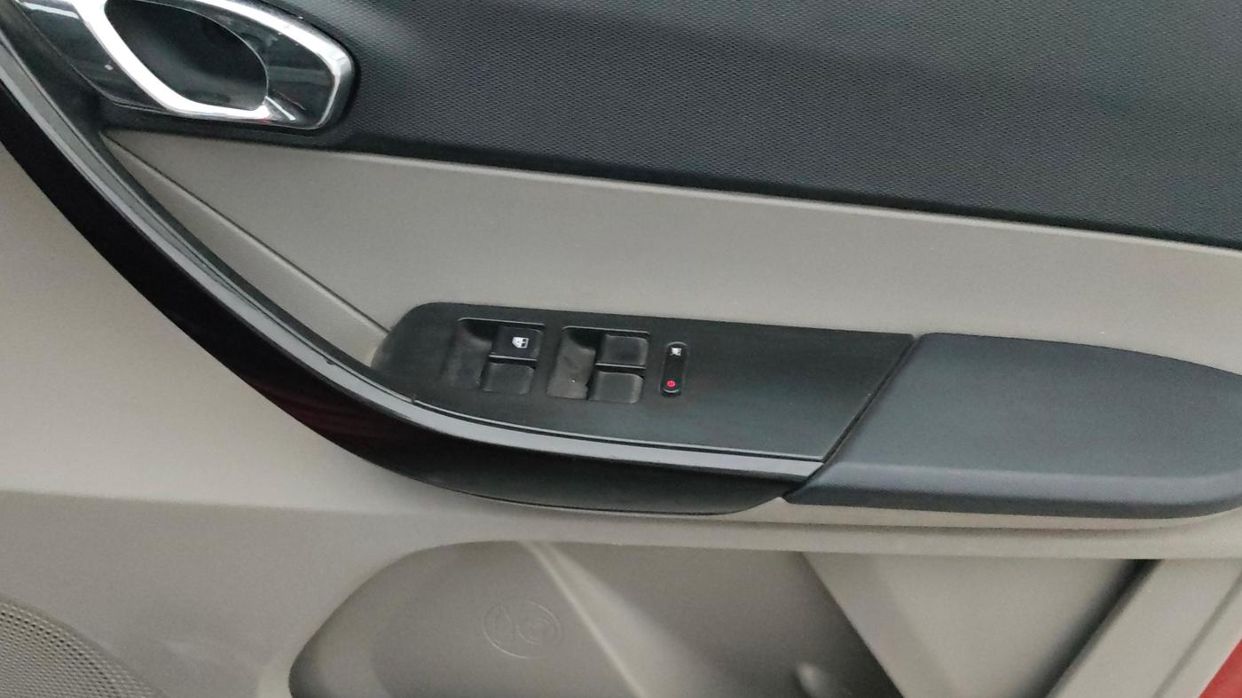 2019 Tata Tiago XZ PLUS PETROL, Petrol, Manual, 41,278 km, Driver Side Door Panels Control