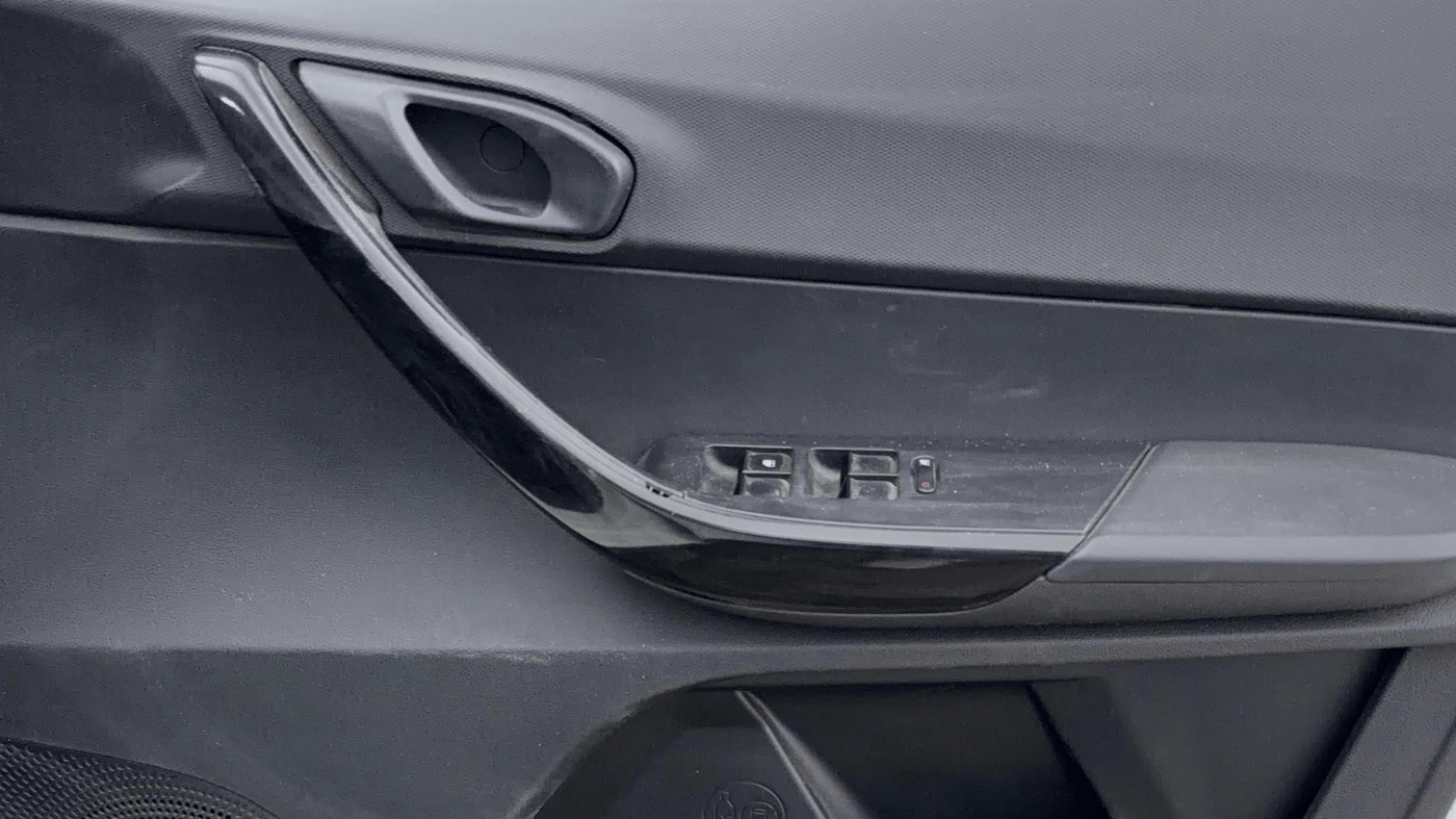2018 Tata TIAGO NRG PETROL, Petrol, Manual, 96,372 km, Driver Side Door Panels Control