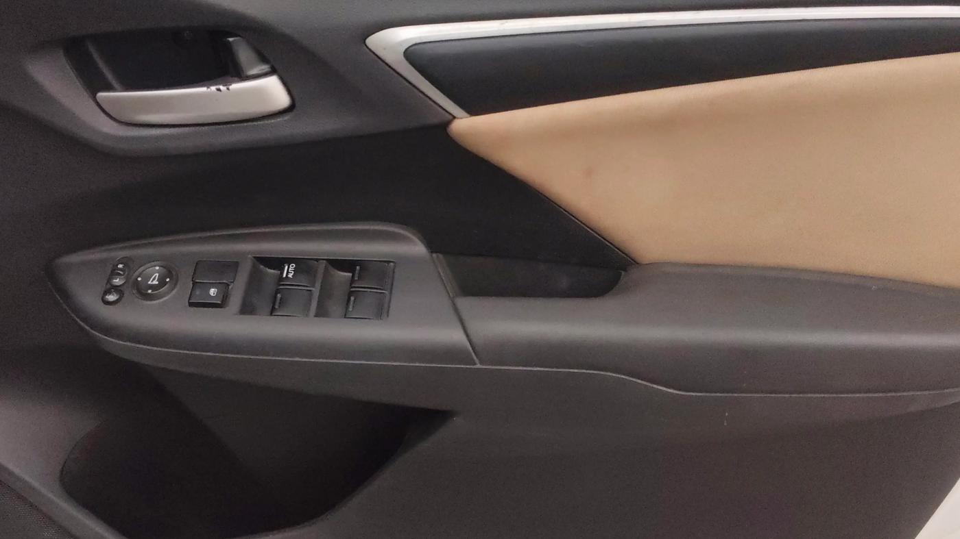 2017 Honda Jazz 1.2L I-VTEC V AT, CNG, Automatic, 1,13,720 km, Driver Side Door Panels Control