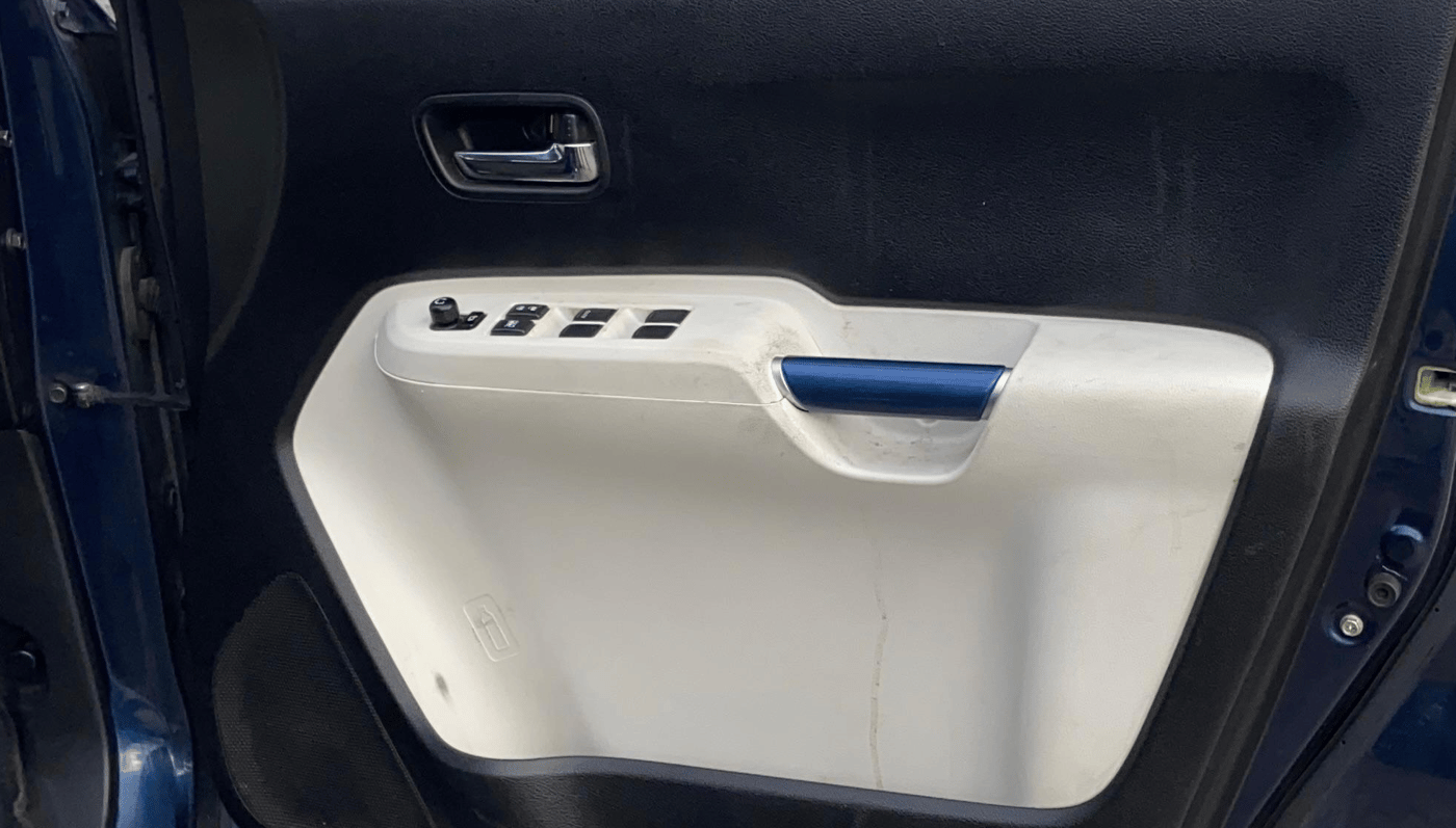 2023 Maruti IGNIS ZETA 1.2, Petrol, Manual, 77,699 km, Driver Side Door Panels Control