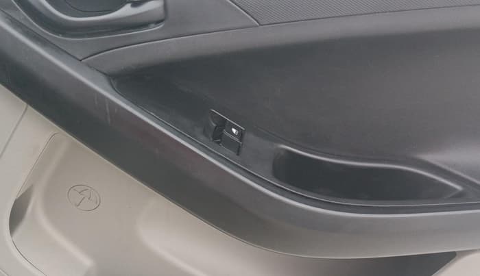 2018 Tata NEXON XE PETROL, Petrol, Manual, 60,669 km, Driver Side Door Panels Control