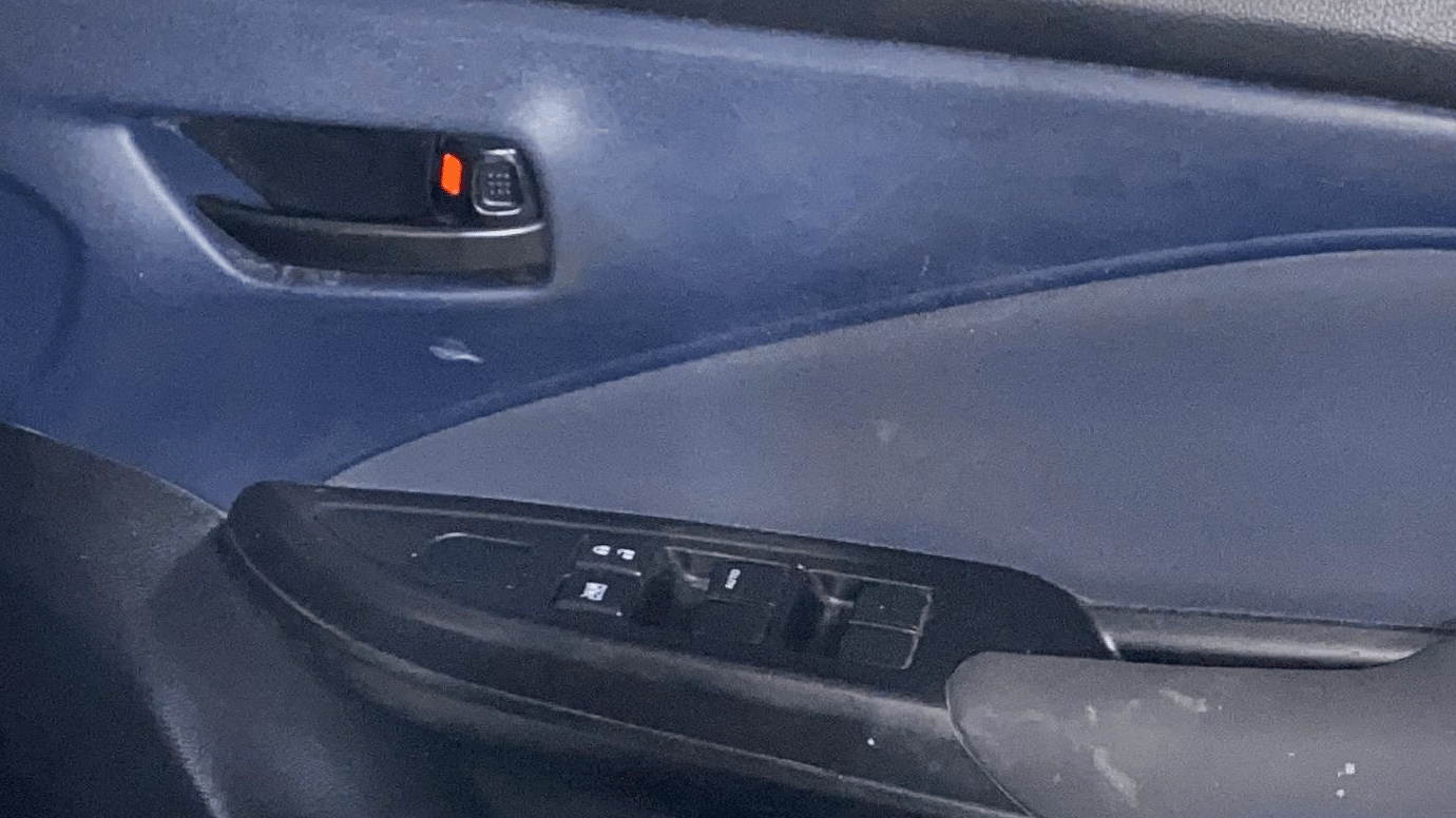 2022 Maruti Baleno SIGMA PETROL 1.2, Petrol, Manual, 45,537 km, Driver Side Door Panels Control