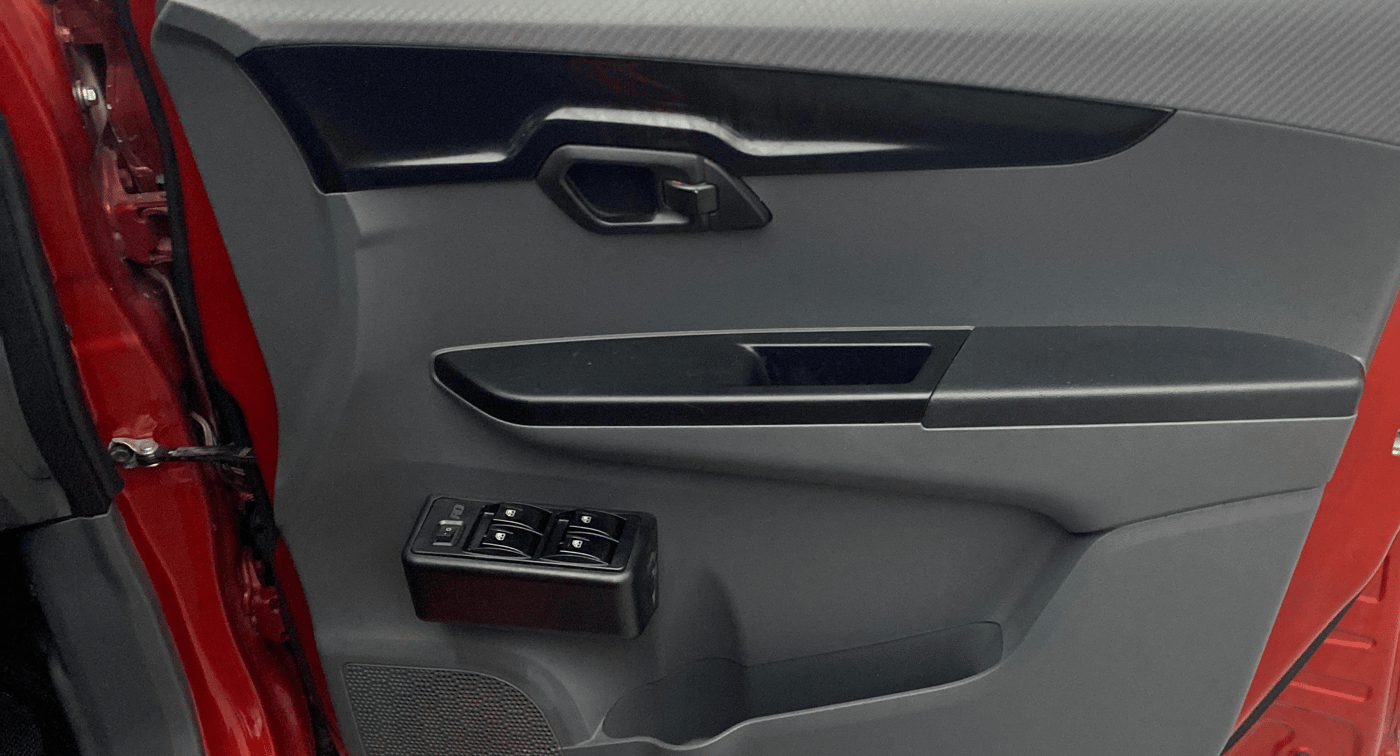 2018 Mahindra Kuv100 K8 6 STR, Petrol, Manual, 66,771 km, Driver Side Door Panels Control