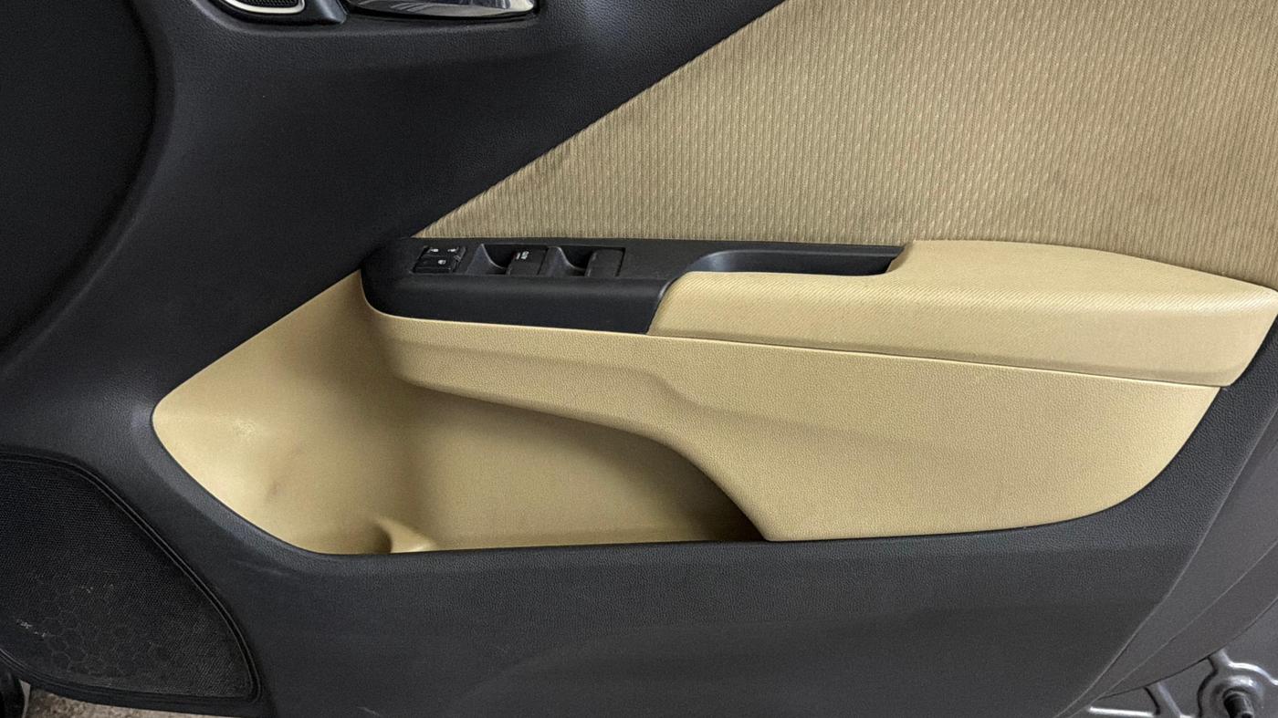 2019 Honda City 1.5L I-VTE V CVT, Petrol, Automatic, 48,605 km, Driver Side Door Panels Control