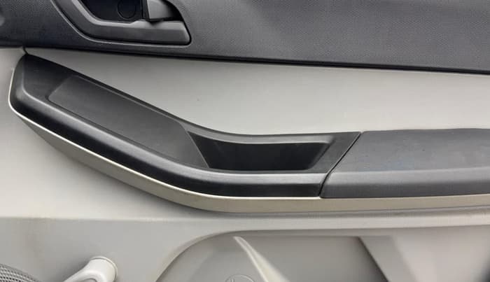 2022 Tata Tiago XE PETROL, Petrol, Manual, 27,764 km, Driver Side Door Panels Control