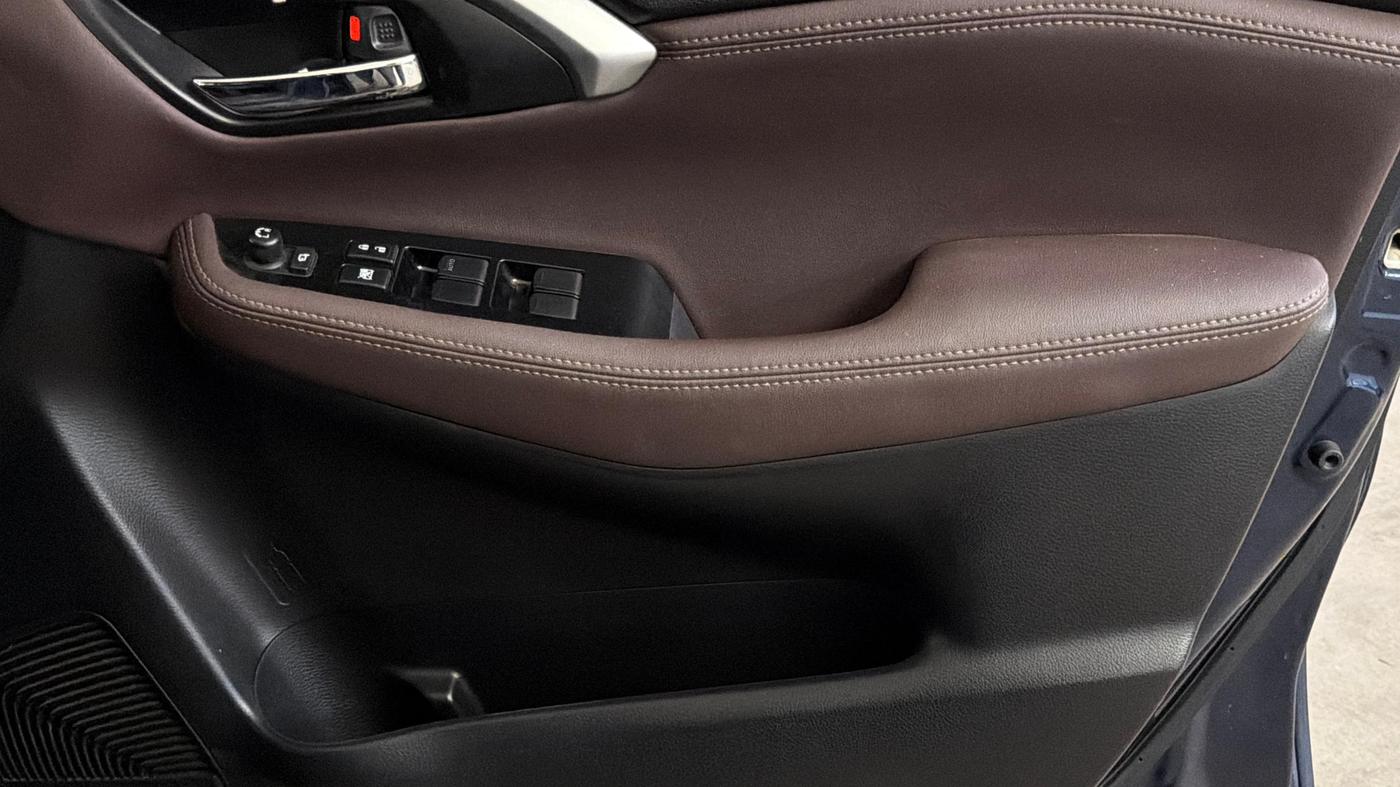 2023 Maruti Grand Vitara ZETA SMART HYBRID AT, Petrol, Automatic, 48,145 km, Driver Side Door Panels Control