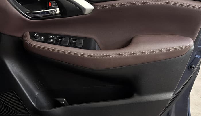 2023 Maruti Grand Vitara ZETA SMART HYBRID AT, Petrol, Automatic, 48,118 km, Driver Side Door Panels Control