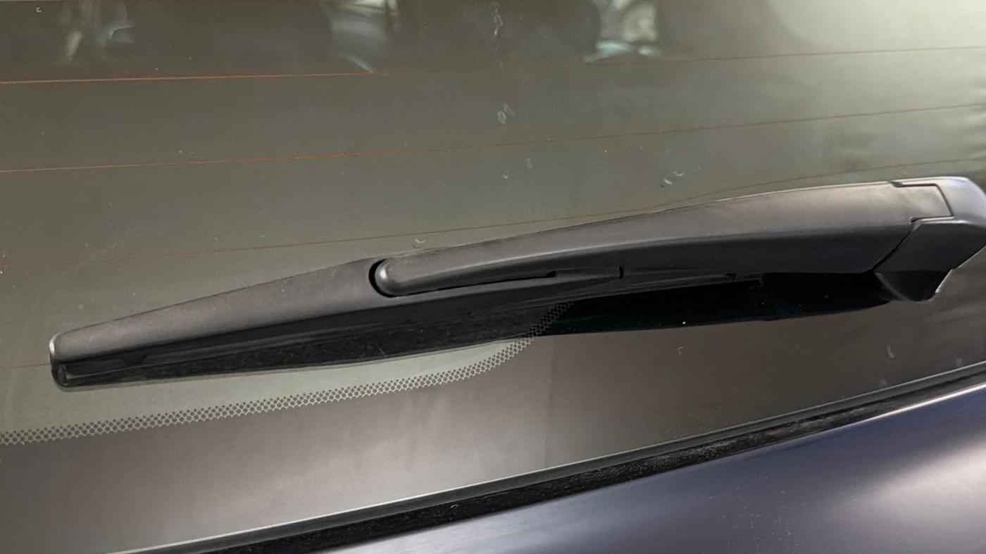 2023 Maruti Grand Vitara ZETA SMART HYBRID AT, Petrol, Automatic, 48,145 km, Rear Wiper